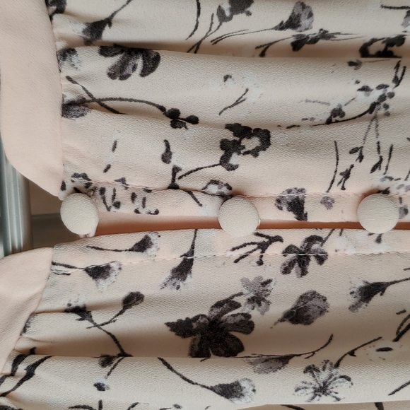 Blush pink floral Reitmans top in size XL, NWT - Picture 4 of 7